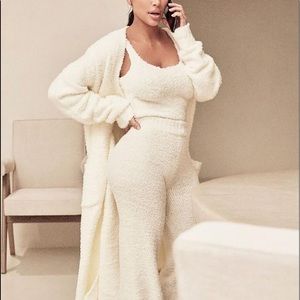 Skims set ( shirt , shorts and pants )